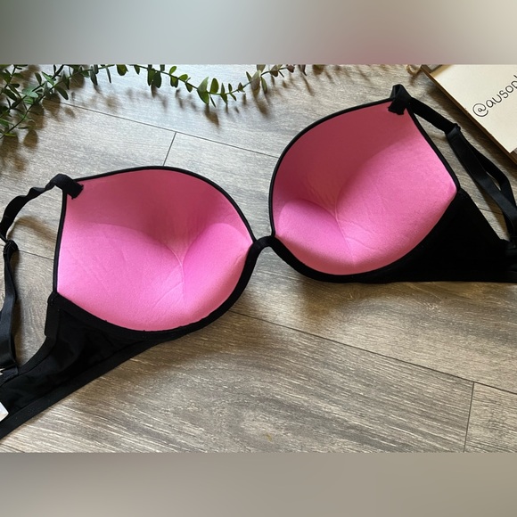 Victoria's Secret Wear Everywhere Super Push Up Bra in Black. Size 38D - Picture 8 of 9
